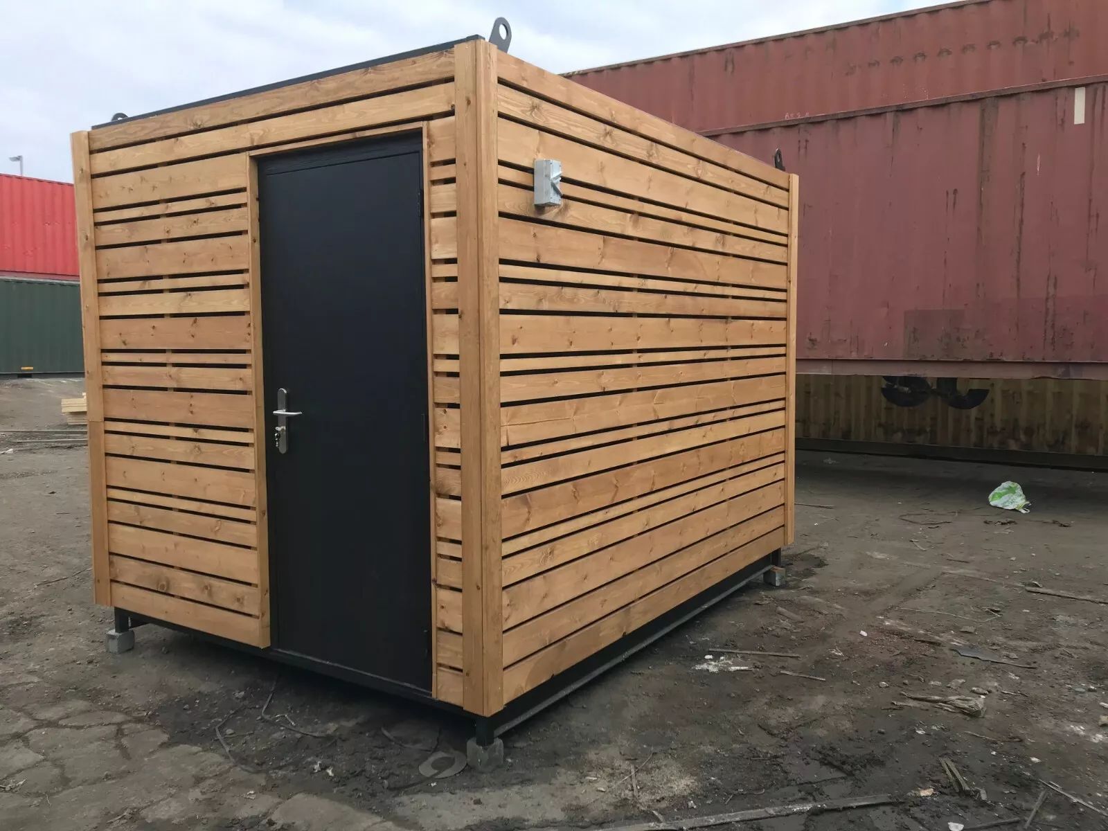 10ft x 8ft cladded food/drink outlet shipping containers 10ft x 8ft cladded food/drink outlet shipping containers