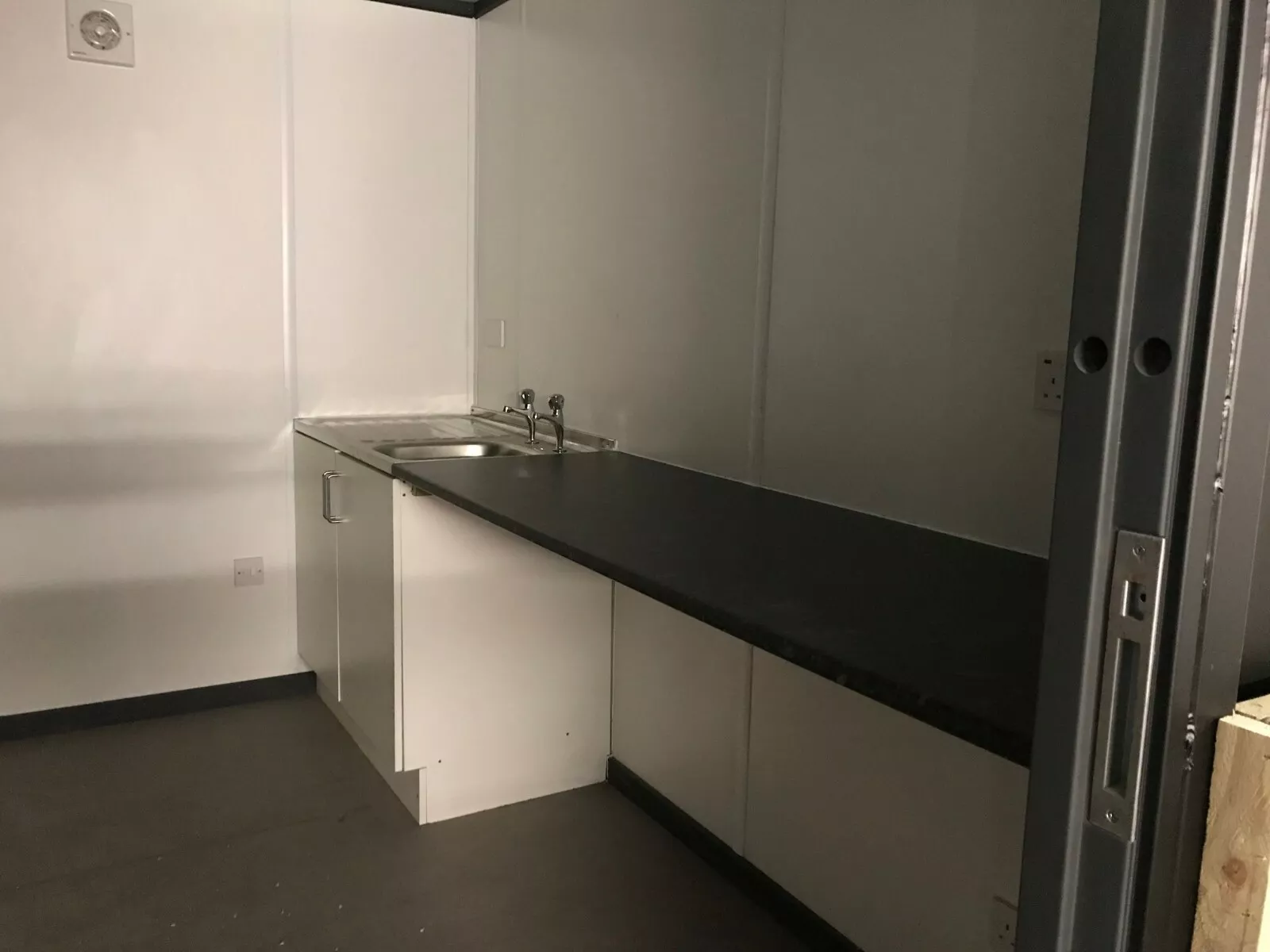 10ft x 8ft cladded food/drink outlet shipping containers 10ft x 8ft cladded food/drink outlet shipping containers
