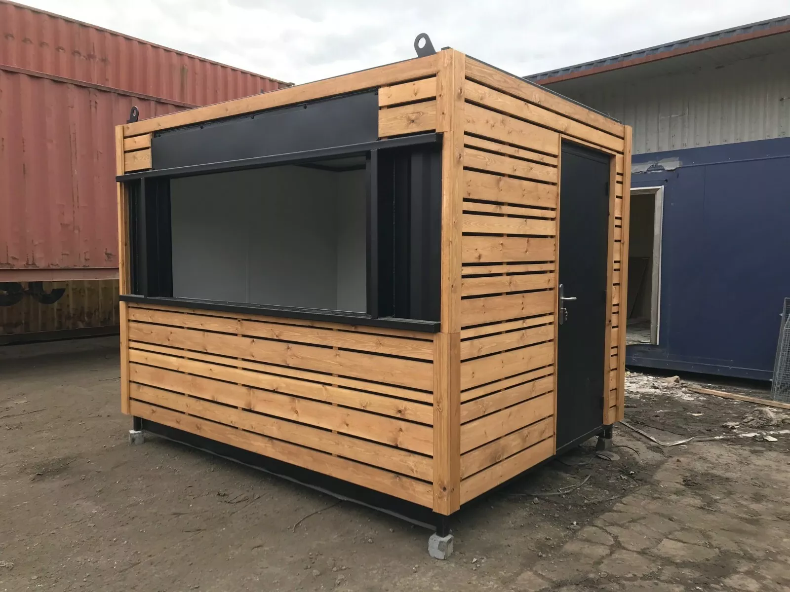 10ft x 8ft cladded food/drink outlet shipping containers 10ft x 8ft cladded food/drink outlet shipping containers
