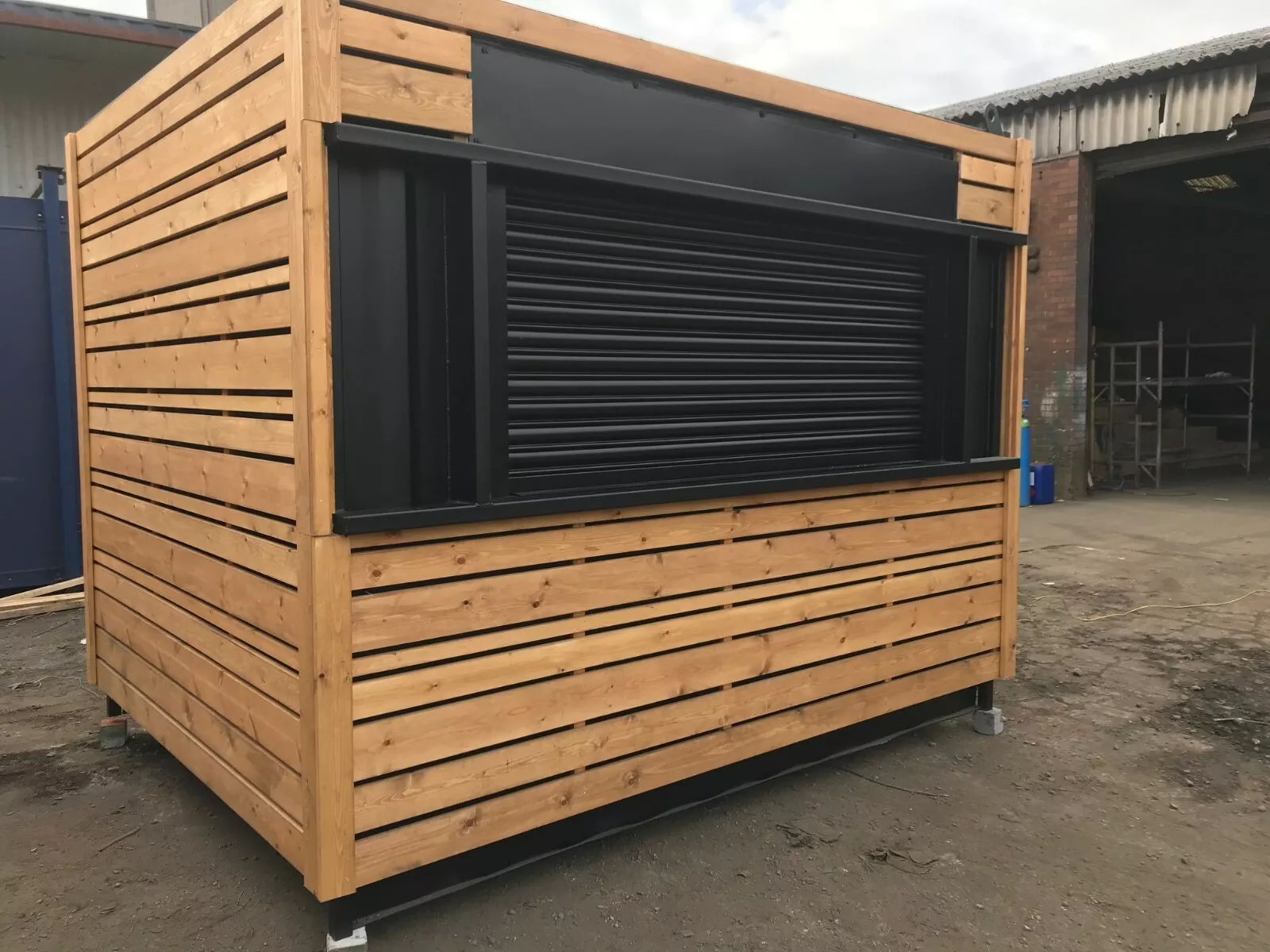 10ft x 8ft cladded food/drink outlet shipping containers 10ft x 8ft cladded food/drink outlet shipping containers