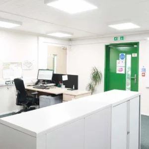 (3 bay) compliant modular building